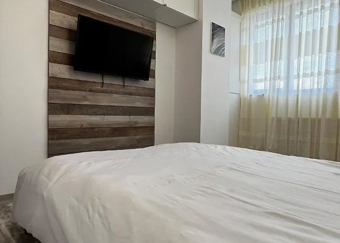 Ultra 3 Appartement Boekarest