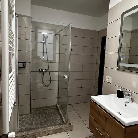 Ultra 3 Apartment *