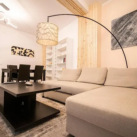 Ultra 3 Apartment *